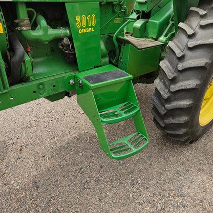 John Deere 10-20 series step with battery box